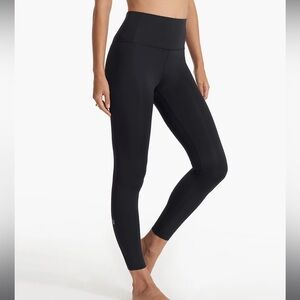 Vuori Evolve Leggings in Black